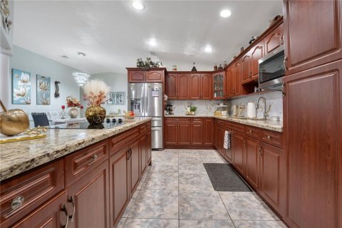 House in Miami, Florida 3 bedrooms, 148.18 sq.m. № 1891960 - photo 13