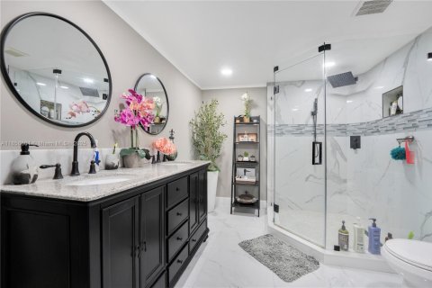 House in Miami, Florida 3 bedrooms, 148.18 sq.m. № 1891960 - photo 19