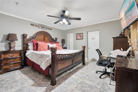 House in Miami, Florida 3 bedrooms, 148.18 sq.m. № 1891960 - photo 18