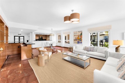 Condominio en venta en Miami Beach, Florida, 3 dormitorios, 254.92 m2 № 1890378 - foto 8