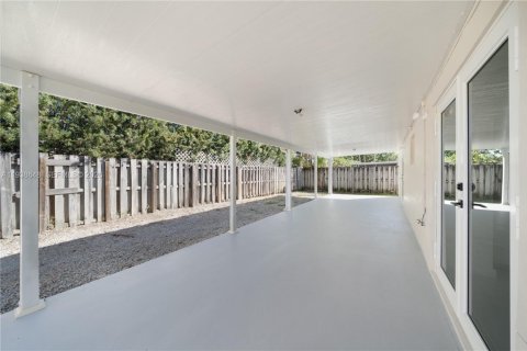 Снять в аренду виллу или дом в Катлер-Бей, Флорида 3 спальни, 127.18м2, № 1996327 - фото 26