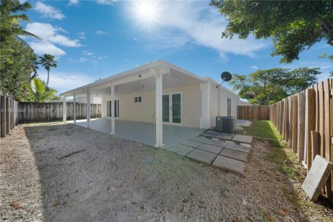 Снять в аренду виллу или дом в Катлер-Бей, Флорида 3 спальни, 127.18м2, № 1996327 - фото 25