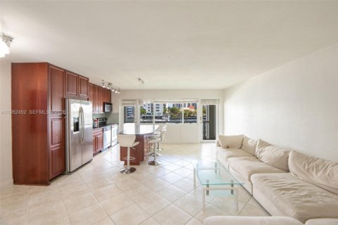 Condo in Fort Lauderdale, Florida, 1 bedroom № 2006707 - photo 12