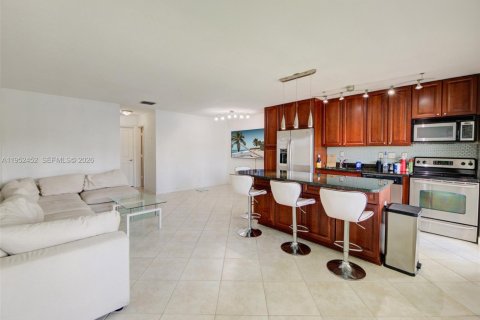 Condo in Fort Lauderdale, Florida, 1 bedroom № 2006707 - photo 9