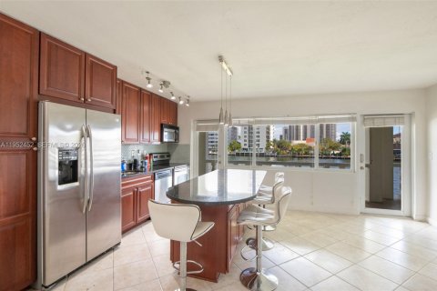 Condo in Fort Lauderdale, Florida, 1 bedroom № 2006707 - photo 10