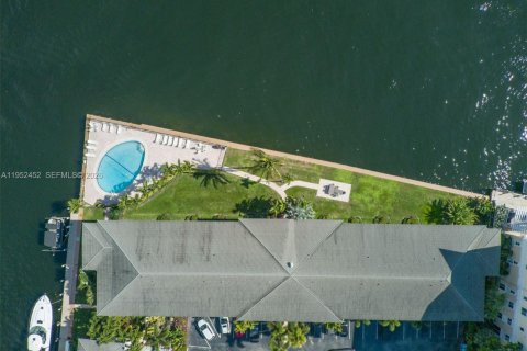 Condo in Fort Lauderdale, Florida, 1 bedroom № 2006707 - photo 2