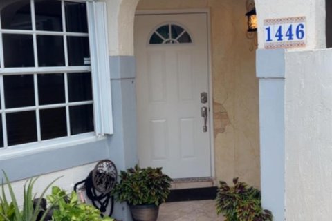 Townhouse in Weston, Florida 3 bedrooms, 106.93 sq.m. № 2392144