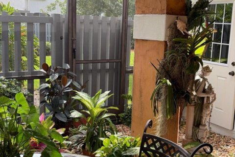Townhouse in Weston, Florida 3 bedrooms, 106.93 sq.m. № 2392144 - photo 2