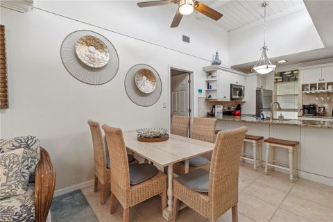 Copropriété à vendre à Longboat Key, Floride: 2 chambres, 94.2 m2 № 1918906 - photo 12