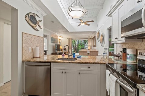 Copropriété à vendre à Longboat Key, Floride: 2 chambres, 94.2 m2 № 1918906 - photo 11