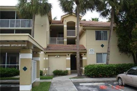 Condo in Hollywood, Florida, 1 bedroom  № 2001056 - photo 12