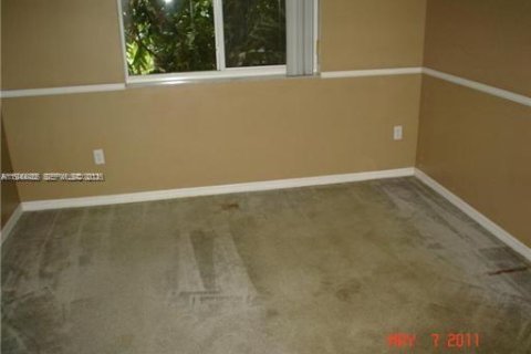Condo in Hollywood, Florida, 1 bedroom  № 2001056 - photo 11