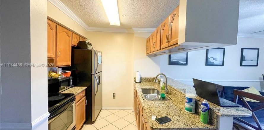 Condo in Hollywood, Florida, 1 bedroom  № 2001056