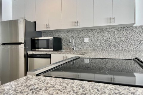 Villa ou maison à louer à Lauderhill, Floride: 3 chambres, 334.45 m2 № 2075192 - photo 9