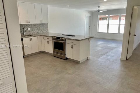 Villa ou maison à louer à Lauderhill, Floride: 3 chambres, 334.45 m2 № 2075192 - photo 23