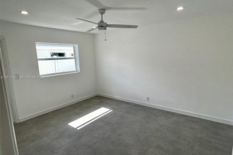 Villa ou maison à louer à Lauderhill, Floride: 3 chambres, 334.45 m2 № 2075192 - photo 24