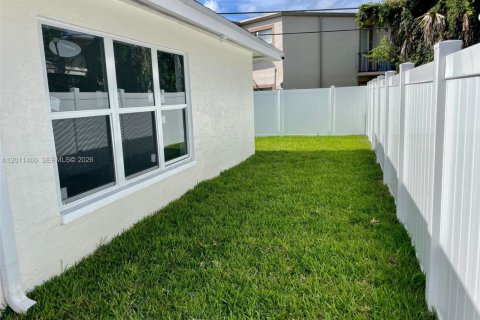 Villa ou maison à louer à Lauderhill, Floride: 3 chambres, 334.45 m2 № 2075192 - photo 29