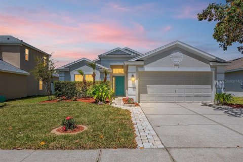 House in Wesley Chapel, Florida 4 bedrooms, 154.68 sq.m. № 2105298