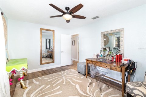 Casa en venta en Winter Park, Florida, 4 dormitorios, 188.59 m2 № 1847117 - foto 17