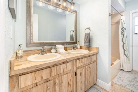 Casa en venta en Winter Park, Florida, 4 dormitorios, 188.59 m2 № 1847117 - foto 21