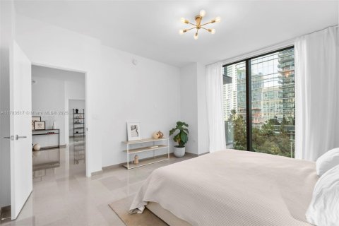 Condominio en venta en Miami, Florida, 2 dormitorios, 115.01 m2 № 1701632 - foto 12
