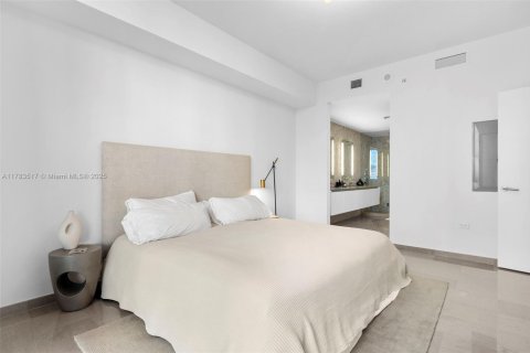 Condominio en venta en Miami, Florida, 2 dormitorios, 115.01 m2 № 1701632 - foto 13