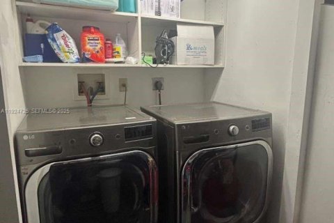 Condominio en venta en North Lauderdale, Florida, 2 dormitorios, 125.42 m2 № 2054934 - foto 22