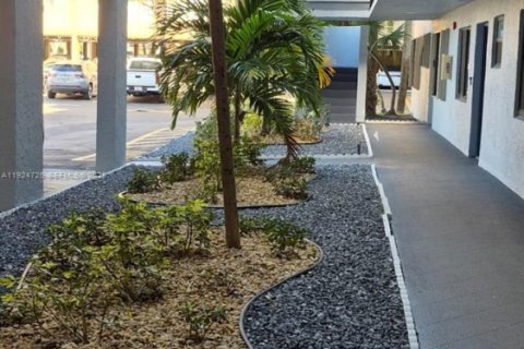 Condominio en venta en North Lauderdale, Florida, 2 dormitorios, 125.42 m2 № 2054934 - foto 3