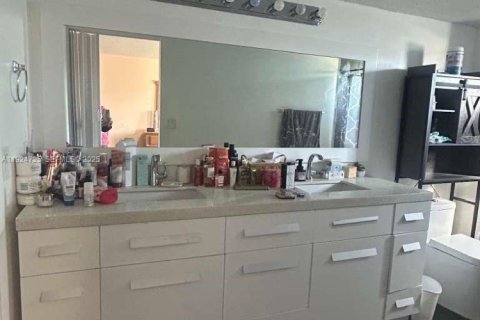 Condominio en venta en North Lauderdale, Florida, 2 dormitorios, 125.42 m2 № 2054934 - foto 21