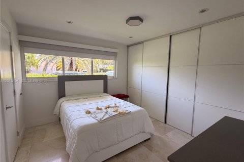 Снять в аренду виллу или дом в Норт-Майами, Флорида 3 спальни, 221.85м2, № 2077900 - фото 15