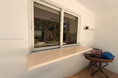 Снять в аренду виллу или дом в Норт-Майами, Флорида 3 спальни, 221.85м2, № 2077900 - фото 7