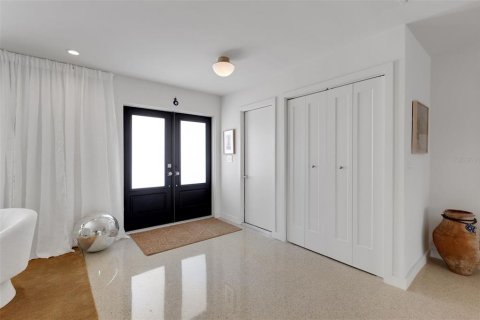 House in Saint Petersburg, Florida 4 bedrooms, 224.08 sq.m. № 1746656 - photo 22
