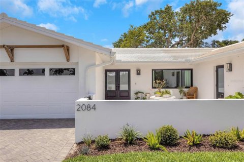 House in Saint Petersburg, Florida 4 bedrooms, 224.08 sq.m. № 1746656 - photo 4