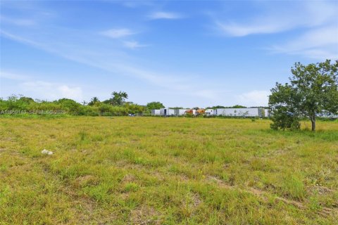 Immobilier commercial à vendre à Miami, Floride № 2018070 - photo 20