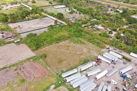 Immobilier commercial à vendre à Miami, Floride № 2018070 - photo 10