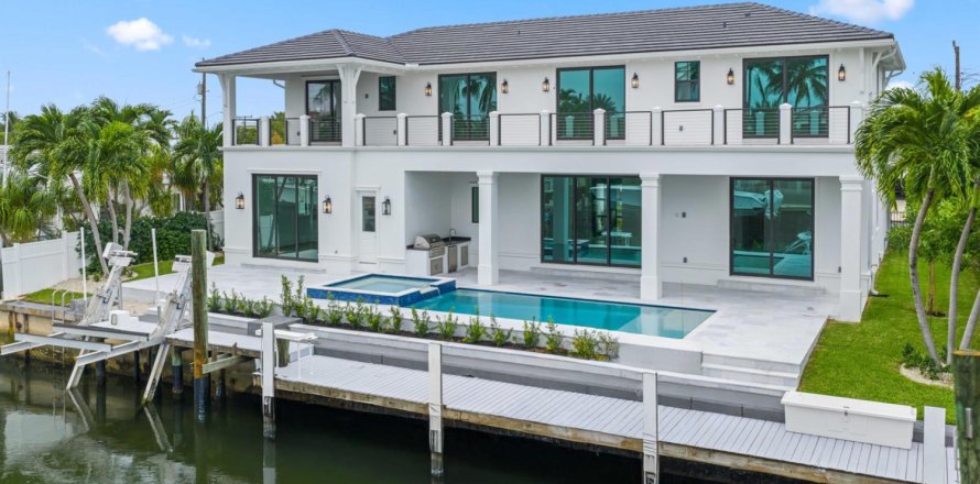 House in Riviera Beach, Florida 5 bedrooms, 440.17 sq.m. № 2182741