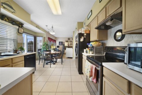 Casa en venta en Orlando, Florida, 3 dormitorios, 196.21 m2 № 1900200 - foto 13