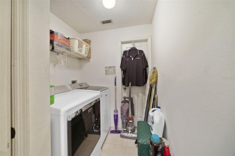 Casa en venta en Orlando, Florida, 3 dormitorios, 196.21 m2 № 1900200 - foto 29