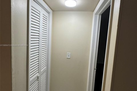 Снять в аренду кондоминиум в Бока-Ратон, Флорида 3 спальни, 119.47м2, № 1944280 - фото 13