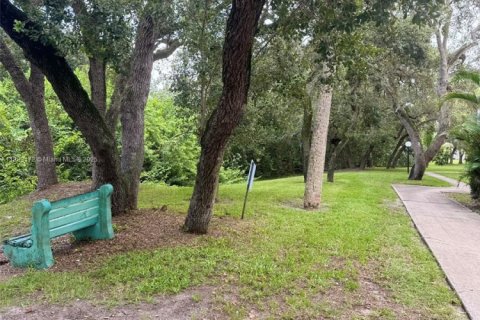 Снять в аренду кондоминиум в Бока-Ратон, Флорида 3 спальни, 119.47м2, № 1944280 - фото 2