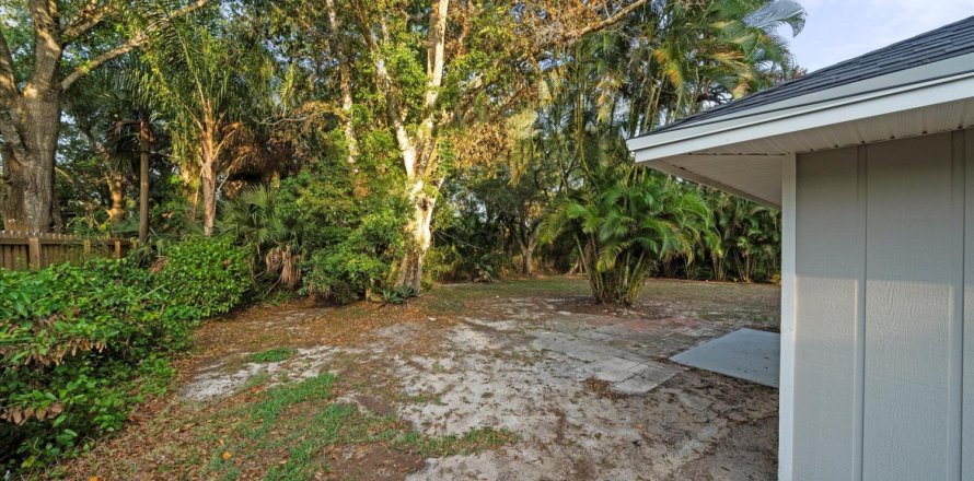 House in Vero Beach, Florida 3 bedrooms, 170.48 sq.m. № 1207276