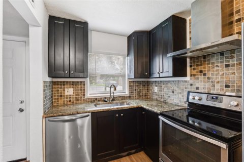 Copropriété à vendre à Tampa, Floride: 2 chambres, 101.08 m2 № 1771134 - photo 4