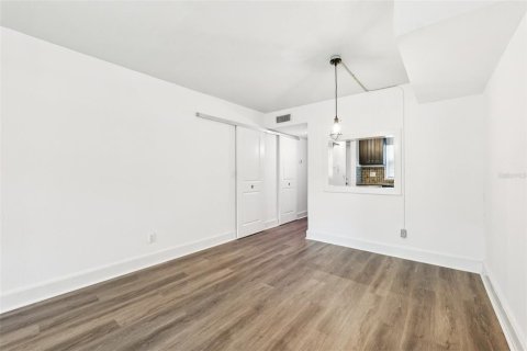 Copropriété à vendre à Tampa, Floride: 2 chambres, 101.08 m2 № 1771134 - photo 6