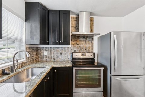Copropriété à vendre à Tampa, Floride: 2 chambres, 101.08 m2 № 1771134 - photo 3