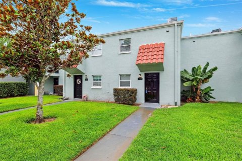 Copropriété à vendre à Tampa, Floride: 2 chambres, 101.08 m2 № 1771134 - photo 1
