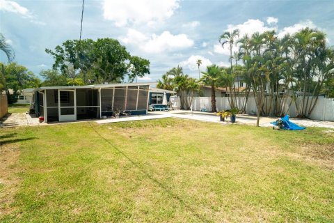 Villa ou maison à vendre à Saint Petersburg, Floride: 2 chambres, 85.47 m2 № 2232358 - photo 13