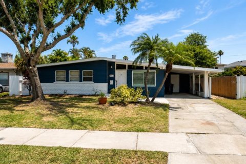 House in Saint Petersburg, Florida 2 bedrooms, 85.47 sq.m. № 2232358