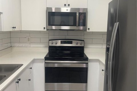 Adosado en venta en Dania Beach, Florida, 3 dormitorios, 129.69 m2 № 1986053 - foto 4