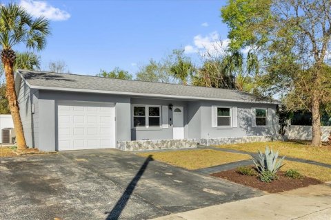 House in Orlando, Florida 3 bedrooms, 88.63 sq.m. № 1550426 - photo 2
