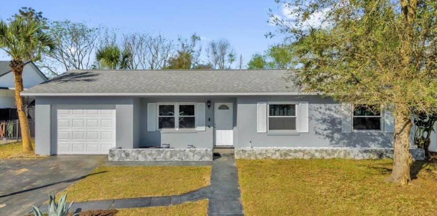 House in Orlando, Florida 3 bedrooms, 88.63 sq.m. № 1550426